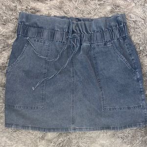 Paper bag denim mini skirt w/ pockets